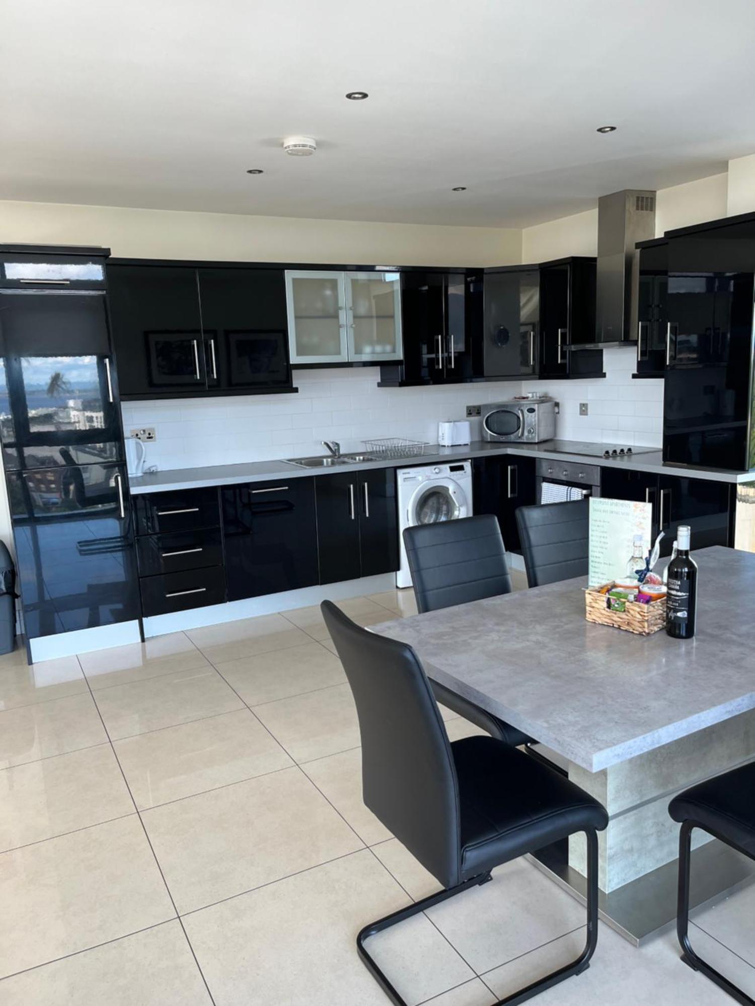 גלוואיי The Western Citypoint Apartments מראה חיצוני תמונה