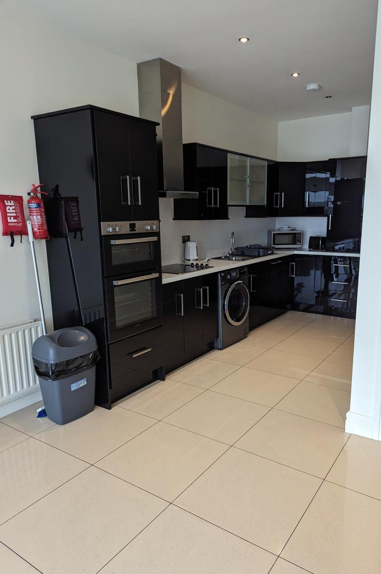 גלוואיי The Western Citypoint Apartments מראה חיצוני תמונה