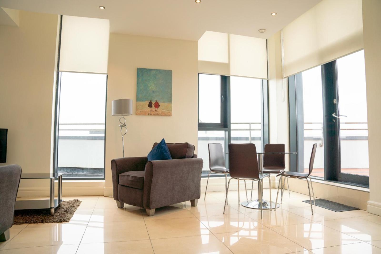 גלוואיי The Western Citypoint Apartments מראה חיצוני תמונה