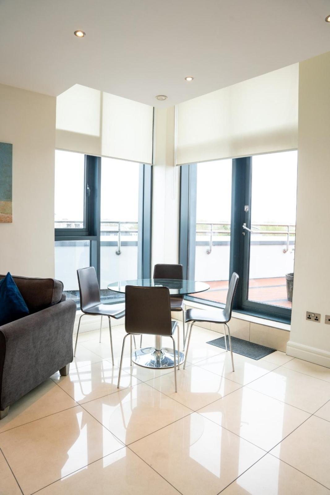 גלוואיי The Western Citypoint Apartments מראה חיצוני תמונה