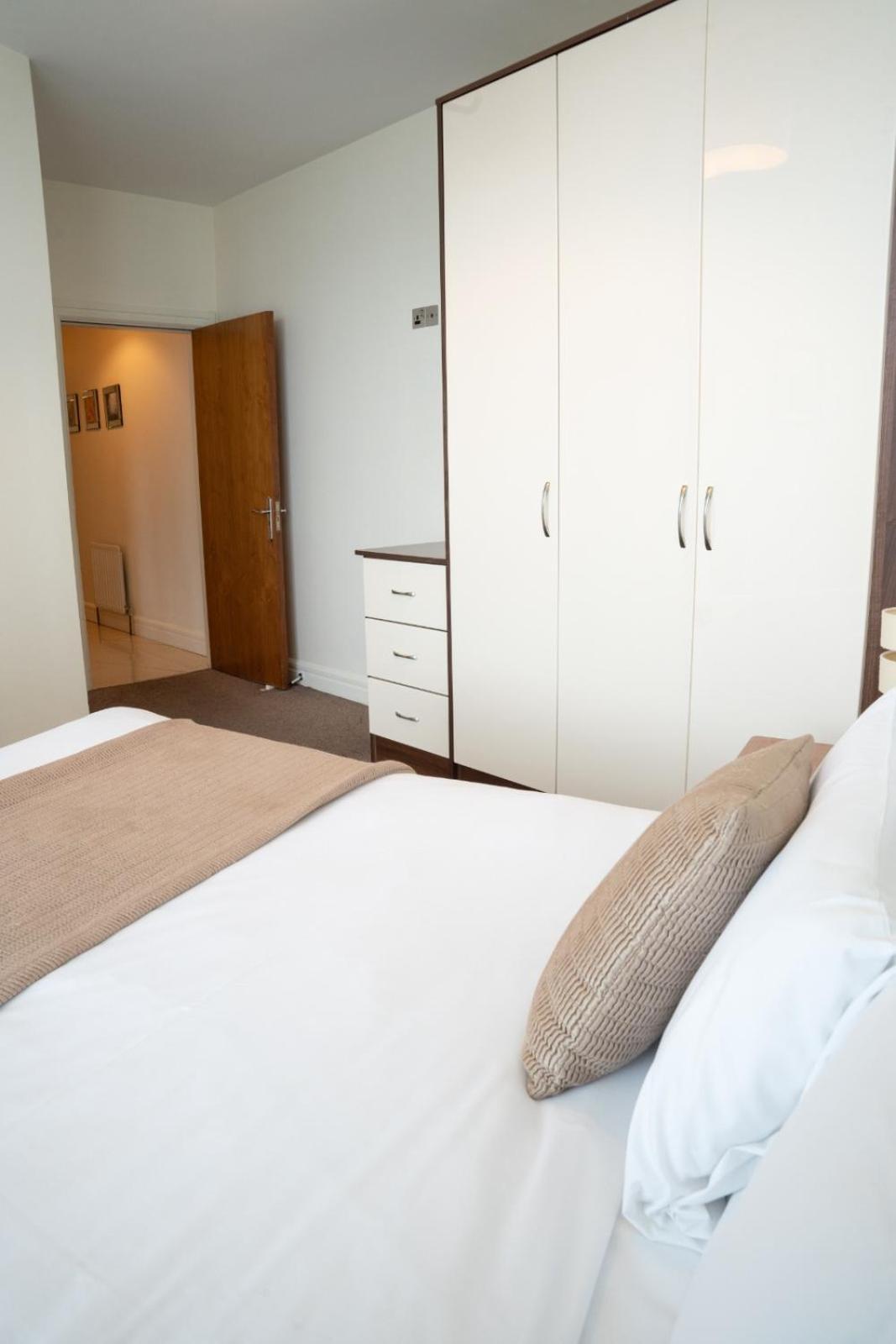 גלוואיי The Western Citypoint Apartments מראה חיצוני תמונה