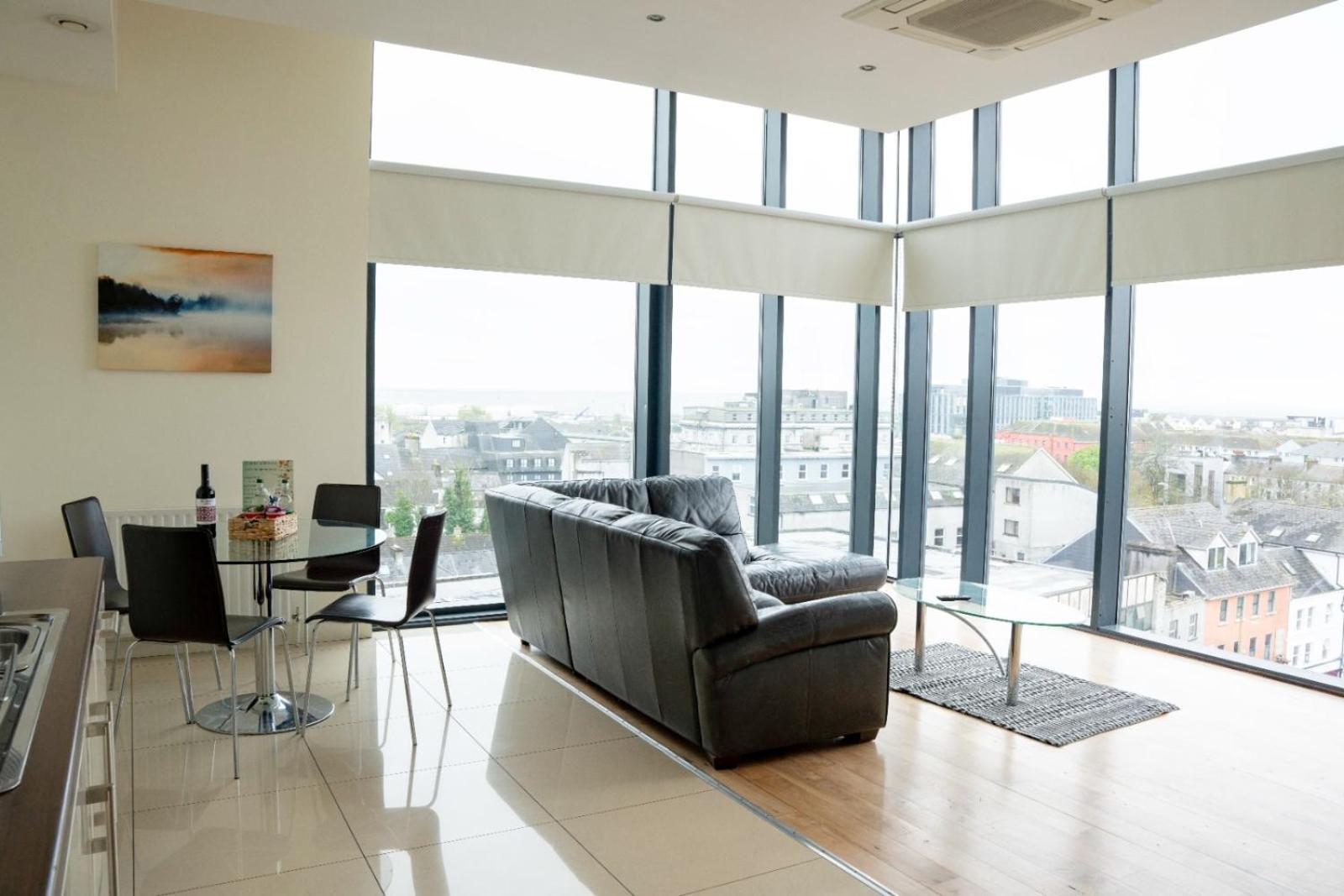גלוואיי The Western Citypoint Apartments מראה חיצוני תמונה