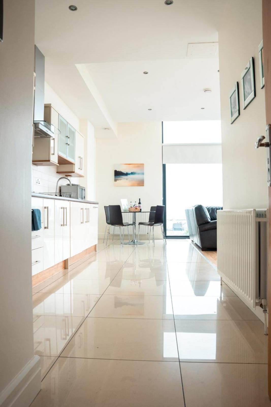 גלוואיי The Western Citypoint Apartments מראה חיצוני תמונה