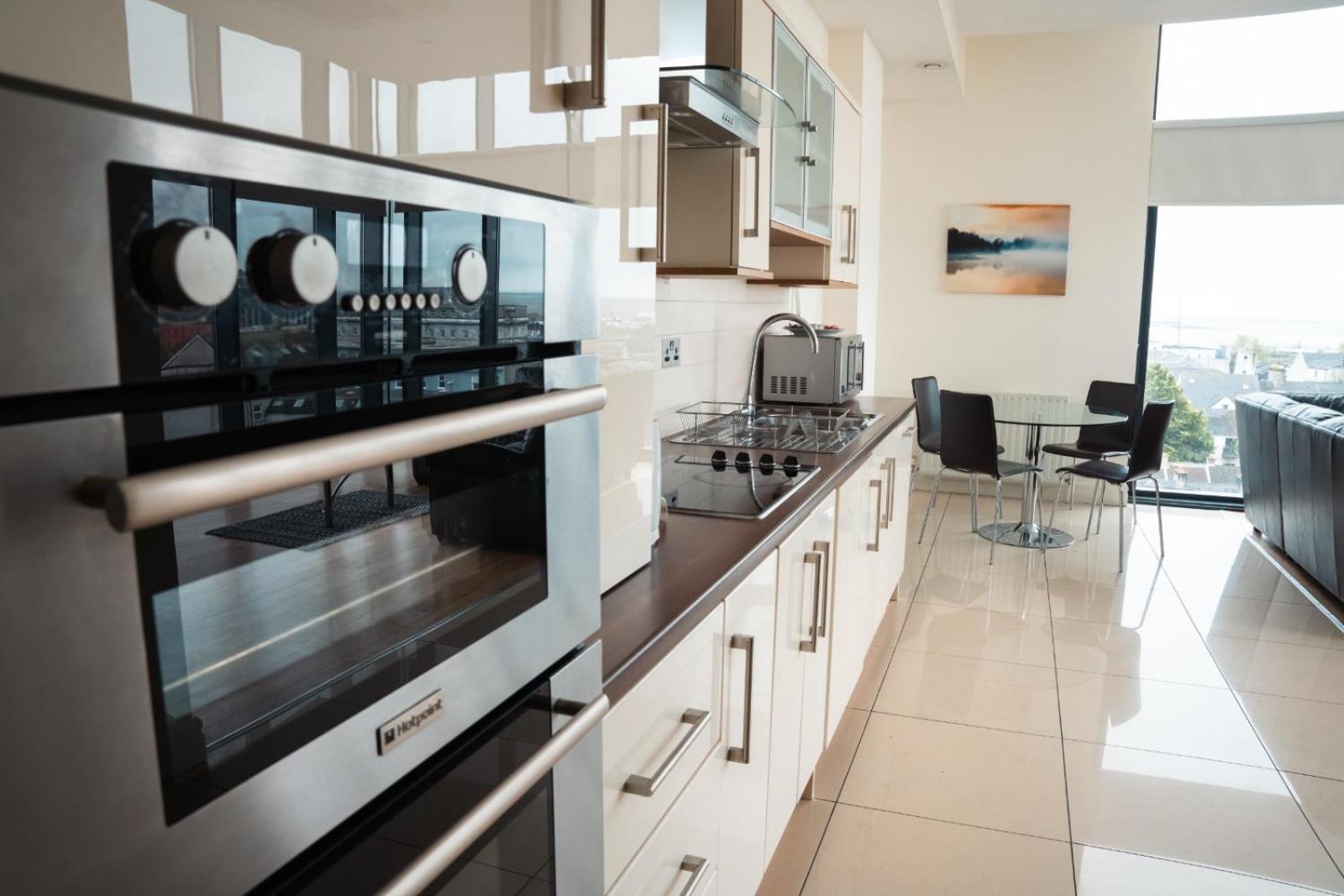 גלוואיי The Western Citypoint Apartments מראה חיצוני תמונה