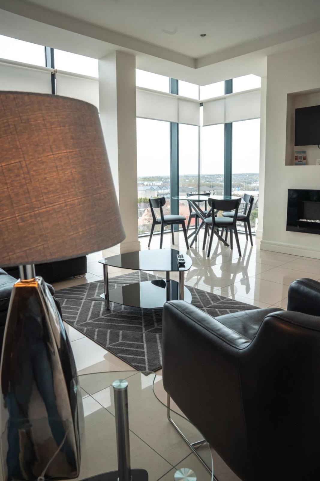 גלוואיי The Western Citypoint Apartments מראה חיצוני תמונה