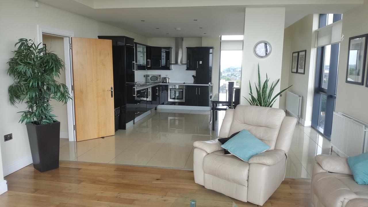גלוואיי The Western Citypoint Apartments מראה חיצוני תמונה